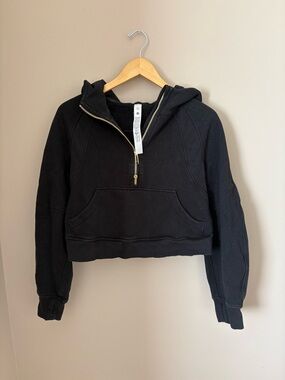 Lululemon Women's Black Cropped Half-Zip Hoodie Scuba with gold details Sz XS/S